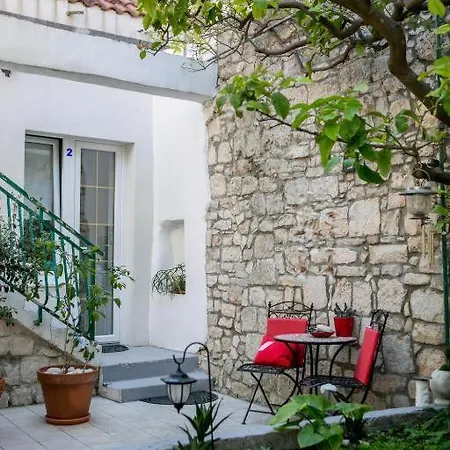 Daire Oro Old Town Steps From The Sea *
